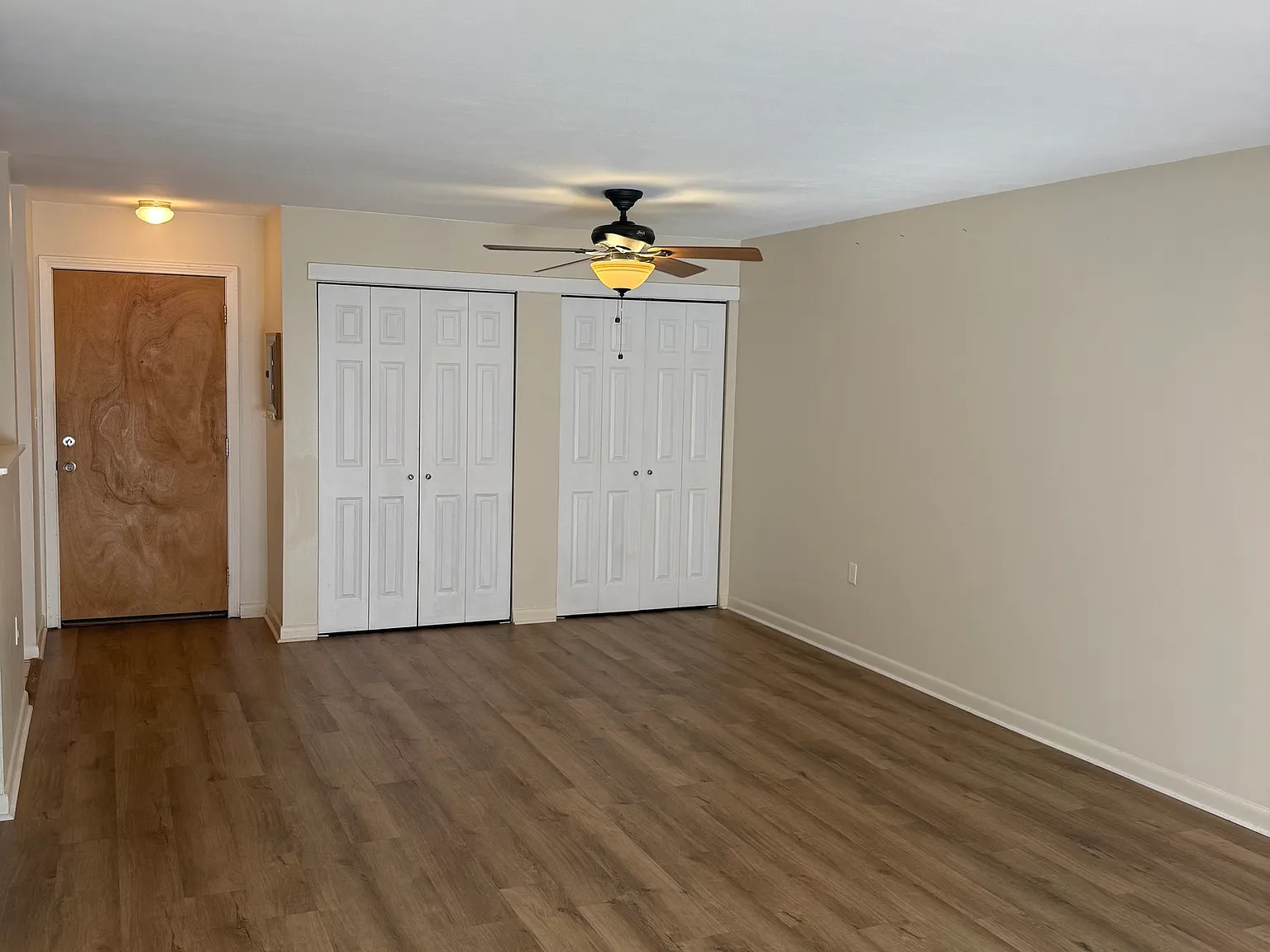 2 bed, 1.5 bath, 1057 sqft, $1,900 — Photo 4
