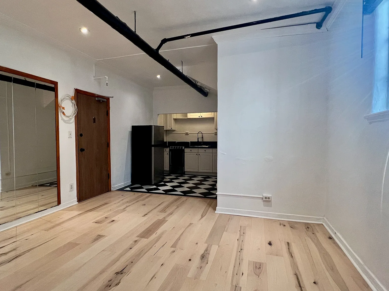 Studio, 450 sqft, $1,650 — Photo 2