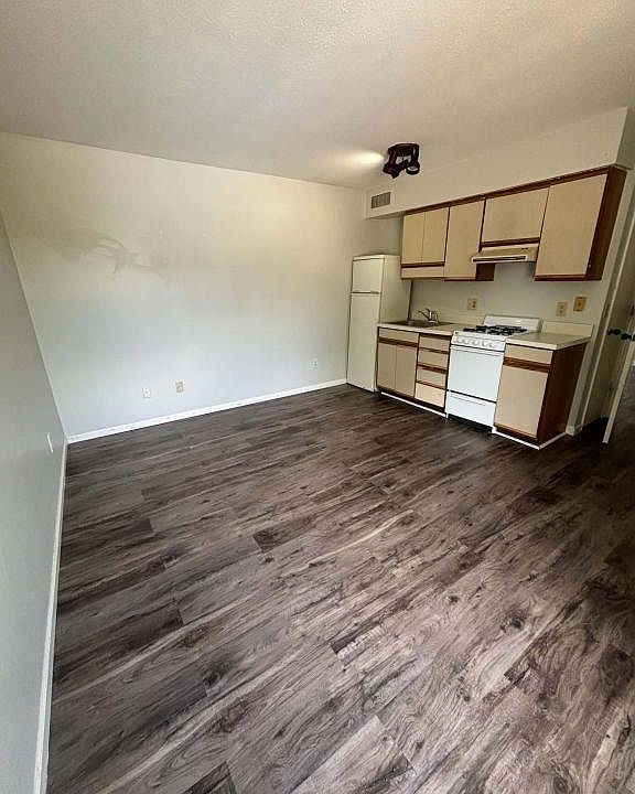 1st image of 1614 Tippecanoe Dr APT A