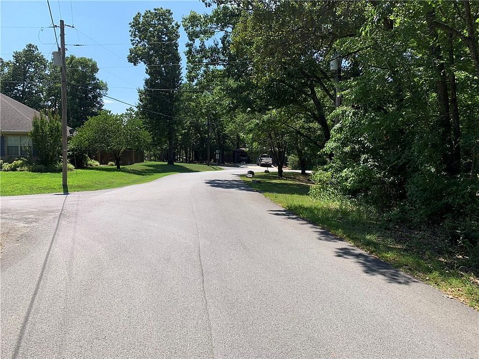 1st image of Mansfield Dr