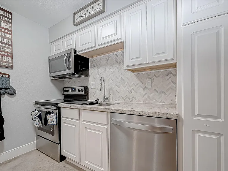 1860 White Oak Dr #375 — Photo 19
