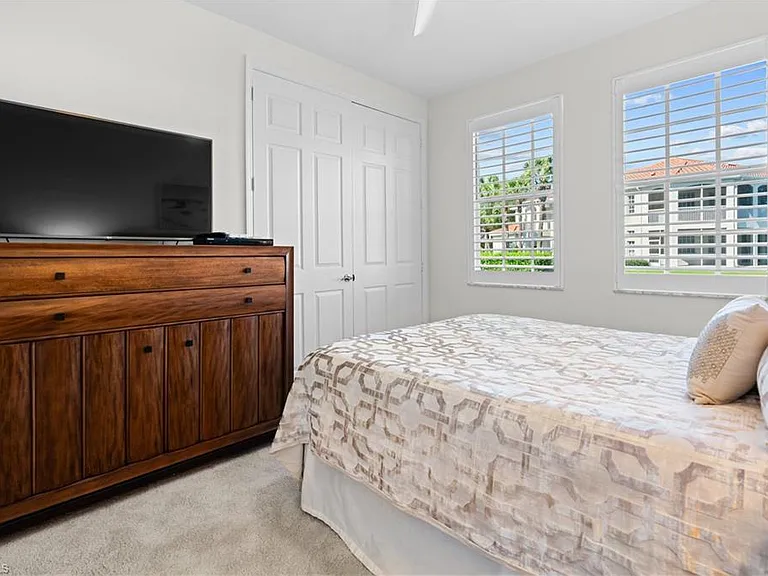 800 L Ambiance Cir #106 — Photo 16