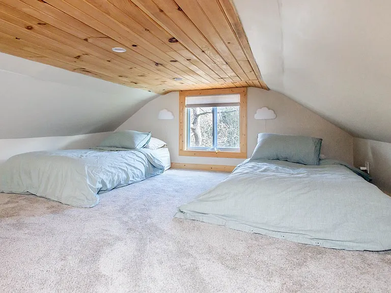 217 Blue Moon Ln — Photo 9