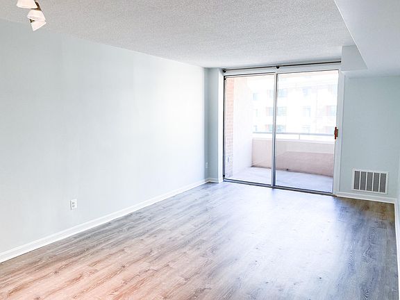 5th image of 4808 Moorland Ln APT 1105