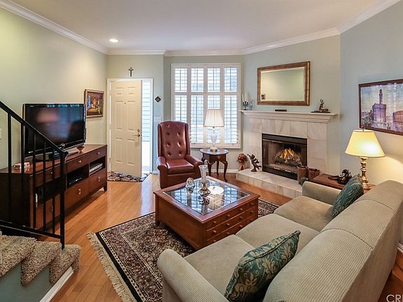 5th image of 13030 Moorpark St APT 5