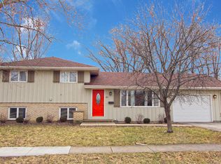 49 Miller Rd, Lake Zurich, IL 60047