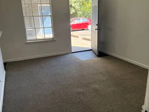 810 N Lancaster Apts, 810 N Lancaster Ave APT 102, Dallas, TX 75203