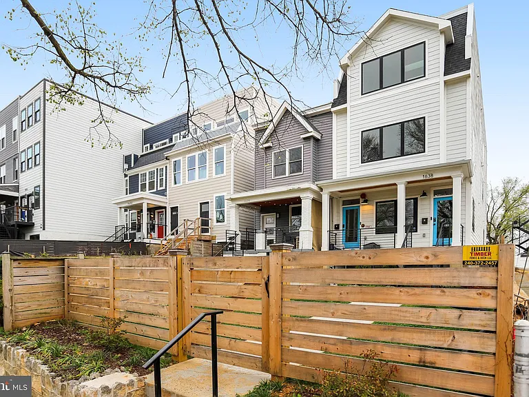1638 Trinidad Ave NE #2 — Photo 2