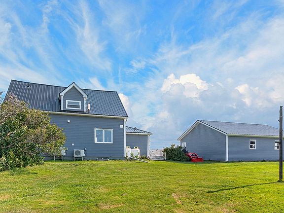 4th image of 207 Malpeque Rd