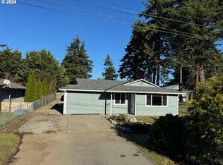 1135 1st St NE, Bandon, OR 97411