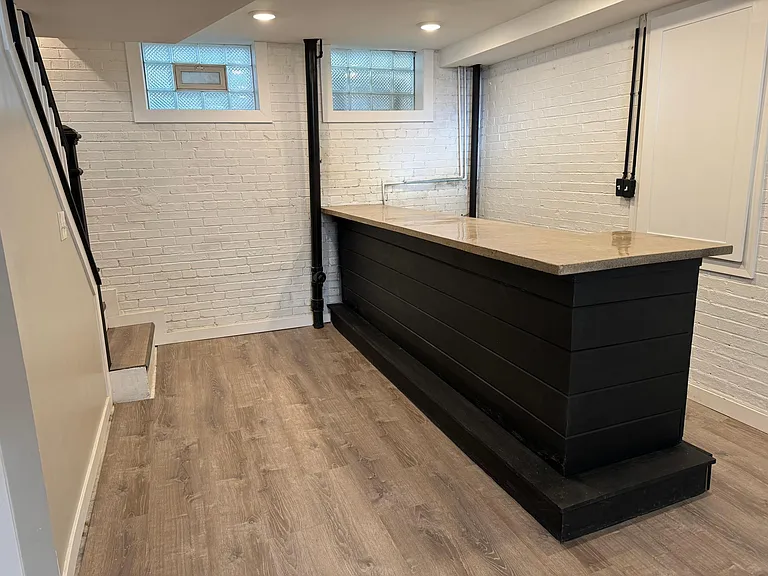 1803 Avonlea Ave — Photo 31