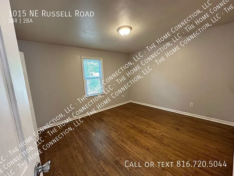 1015 NE Russell Rd — Photo 17