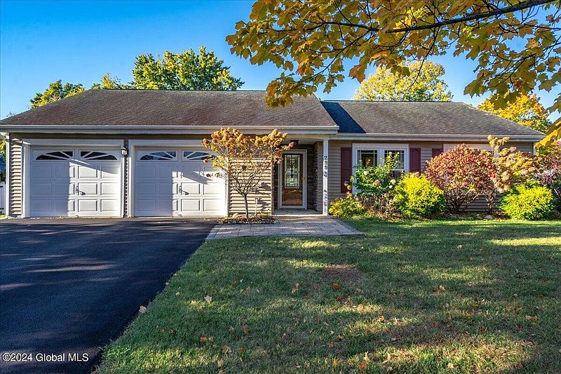 2nd image of 299 Colonial Circle