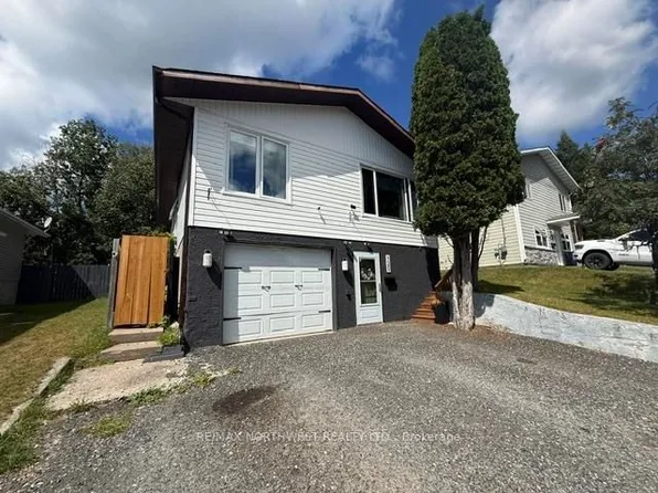 120 Minto Cres, Kenora, ON P9N 3K2