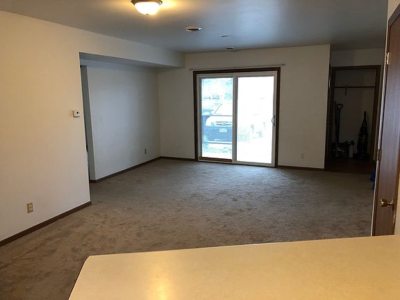 3rd image of 990 N 1st St APT 2
