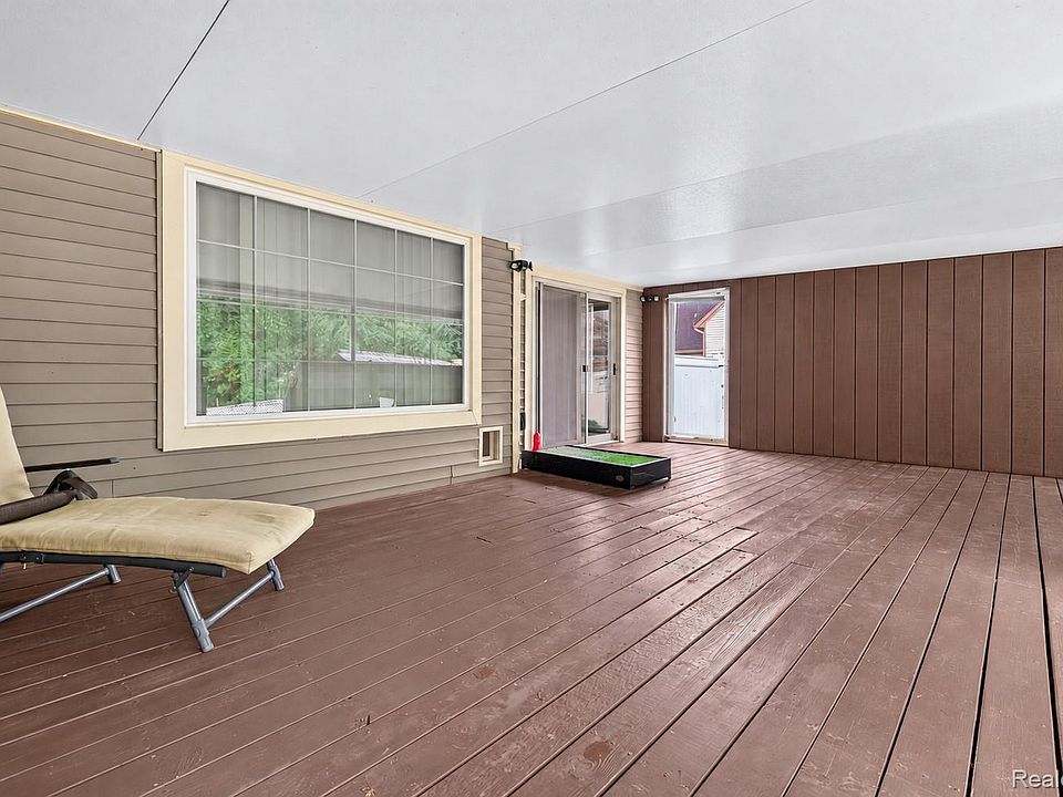 330 Harbour Pointe Dr, photo 19