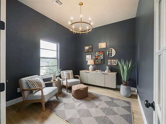 3rd image of 1741 Parkwood Ave