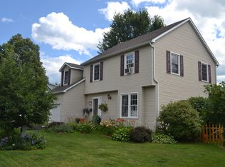 11 Dover St, South Burlington, VT 05403