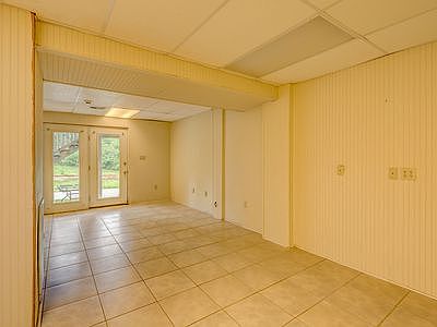 4th image of 1520 Clear Brook Dr