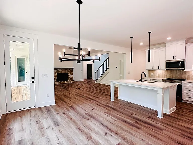 6312 Woodstock Rd — Photo 17