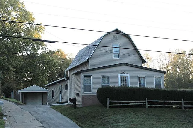 1303 N Waterloo Ave photo 1