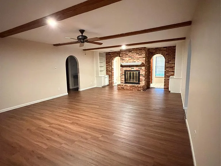 120 Texas Ave — Photo 2