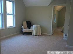 2nd image of 985 Victoria St N