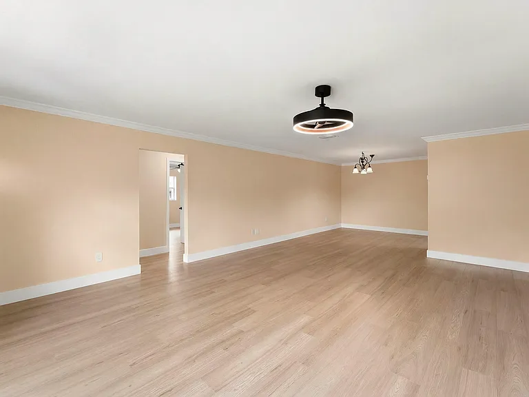 22267 SW 57th Ave — Photo 7