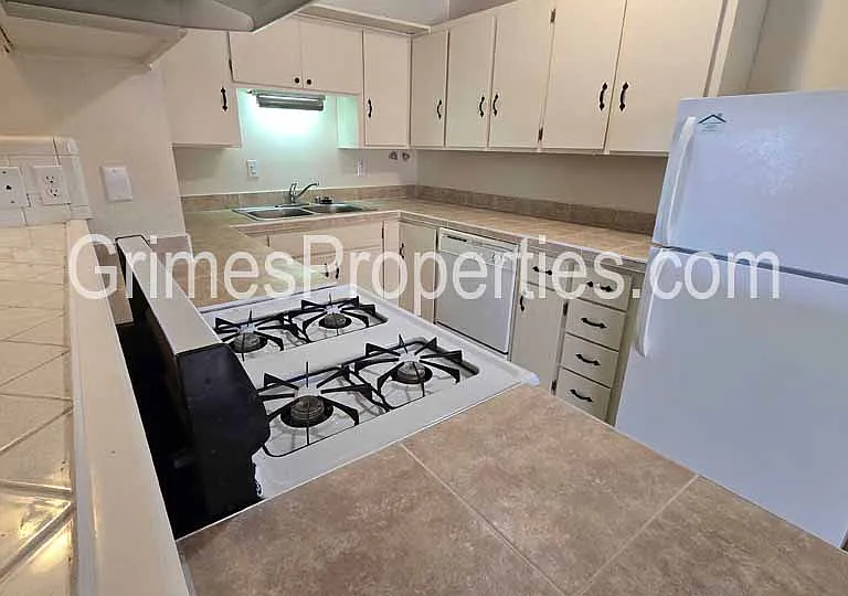 2632 Dakota St NE #7 — Photo 7