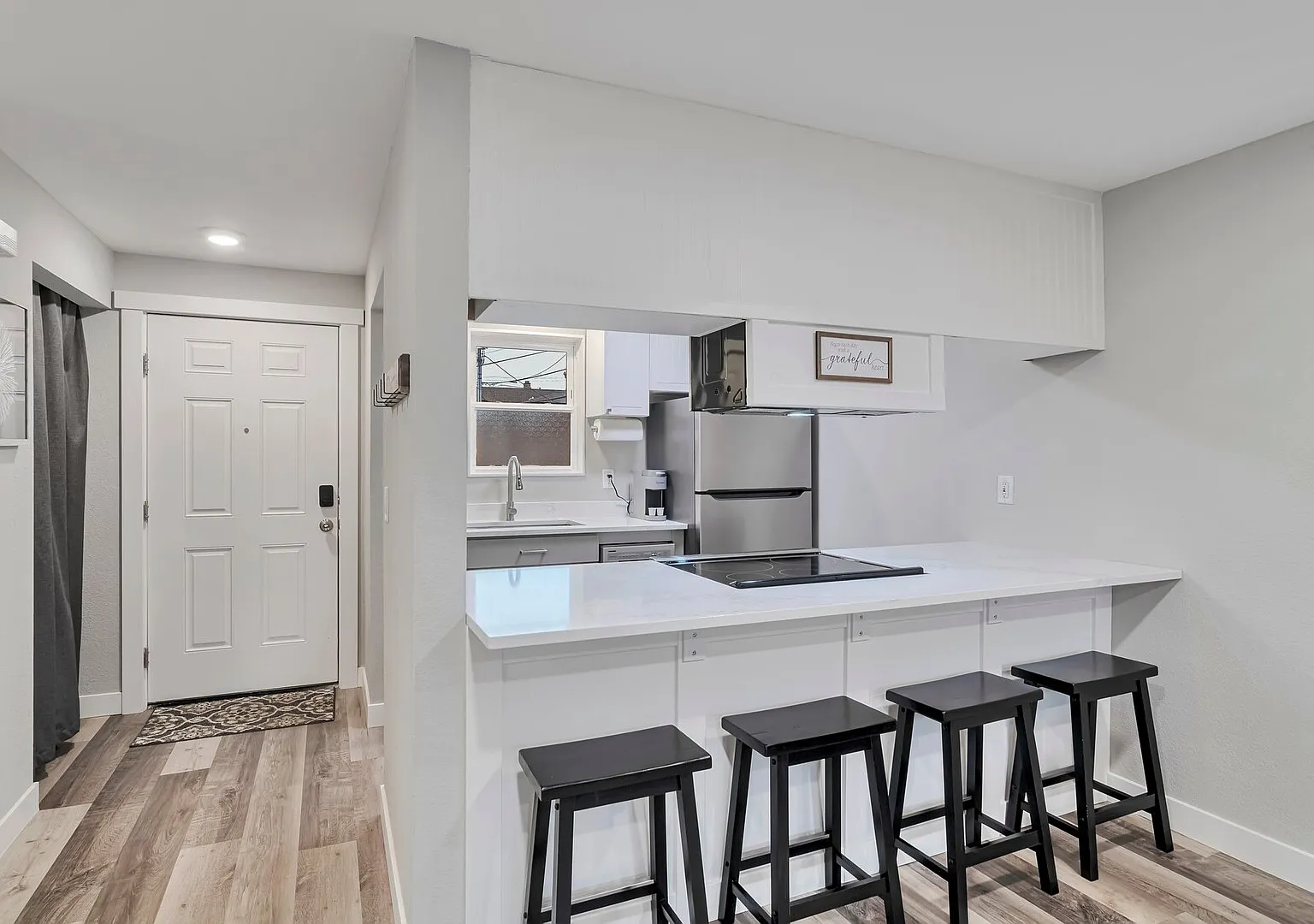 1Bed 1Bath Everett Downtown Condo — Photo 4