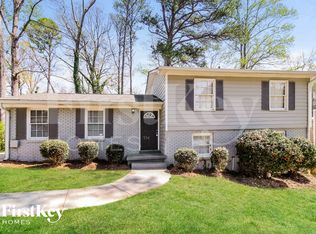 141 Candlelight Ln SW, Atlanta, GA 30331