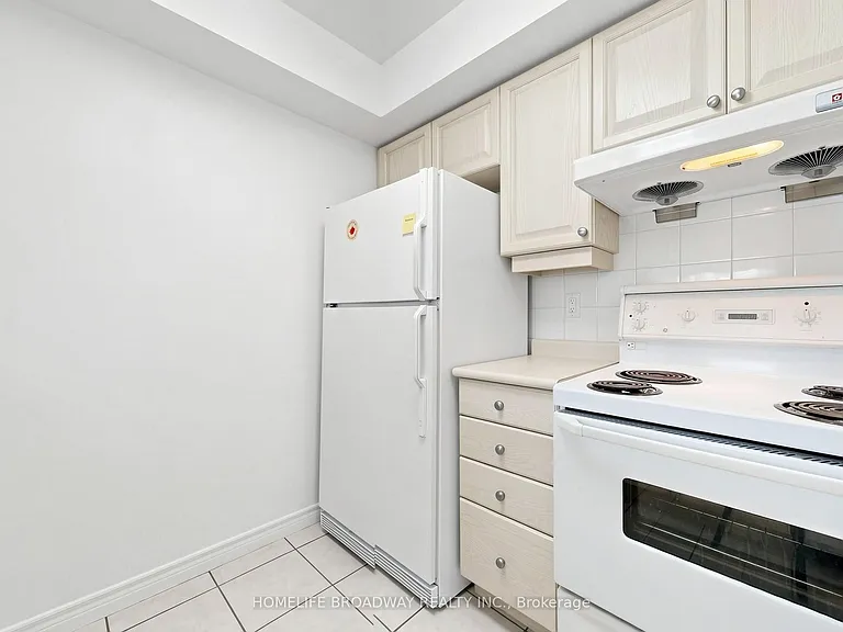 68 Corporate Dr #2827 — Photo 16
