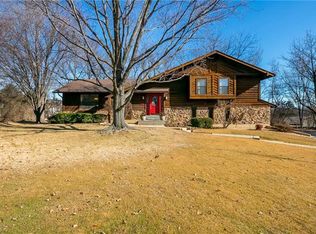 10 Williamsburg Ct, Saint Charles, MO