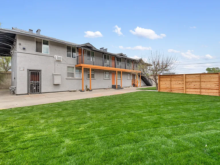 1639 E 6th St #1647-A — Photo 15
