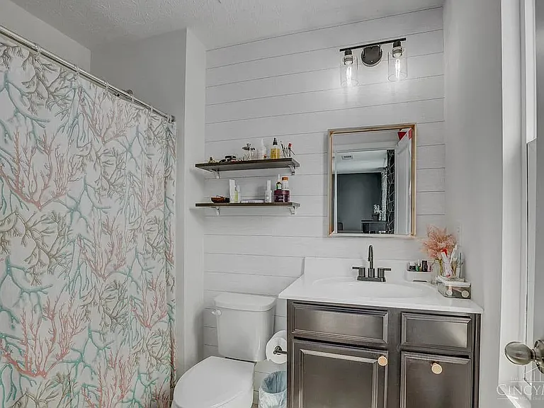 1493 Winwood Dr — Photo 3