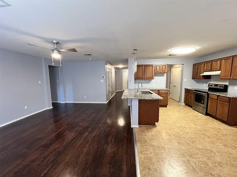 13501 Marie Ln — Photo 3