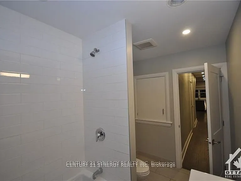 571 McLeod St #2 — Photo 17