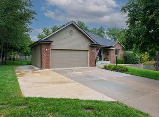 3204 NW 34th St, Topeka, KS 66618