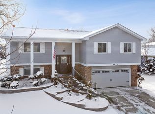 6613 Foxtree Ave, Woodridge, IL