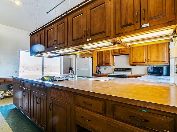 3rd image of 1520 S Melpomene Way