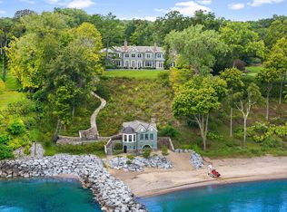 347 Bluffs Edge Dr, Lake Forest, IL 60045