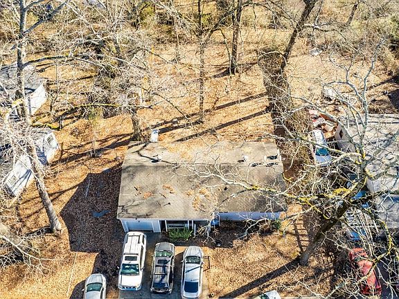 3rd image of 4705 Elmwood Dr