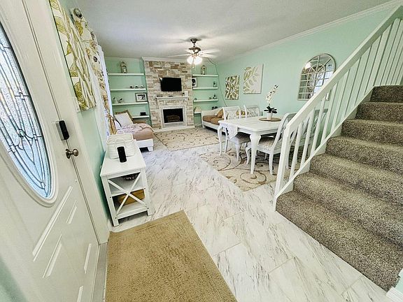4th image of 3259 Gardens East Drive #A