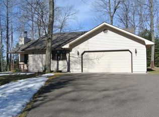 10058 Woodcrest Dr, Minocqua, WI 54548