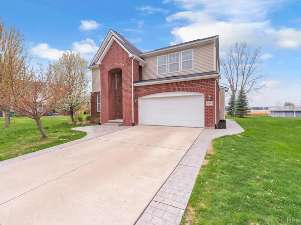 50647 Bredenbury Dr, Macomb, MI 48044