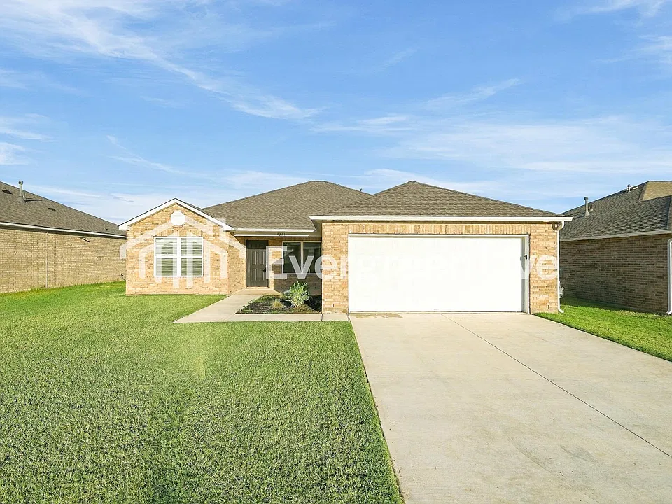 7201 S Maple Ave