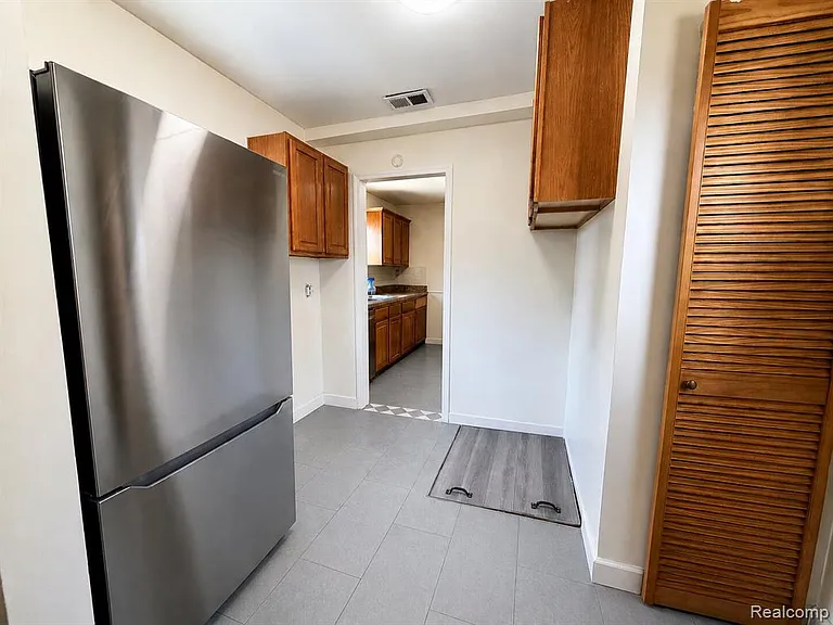 8044 Fremont St — Photo 11