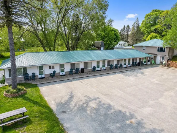 218 Elizabeth St, East Jordan, MI 49727