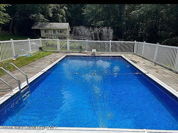 4th image of 241 Royce Road