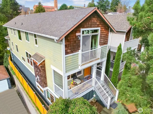 4415 40th Avenue SW, Seattle, WA 98116